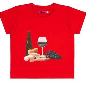 Relaxed shrunken fit with slightly capped sleeves